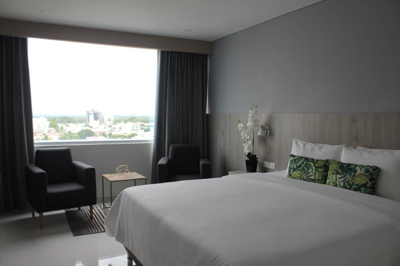 Hotel Sexta Avenida Inn Монтерия Экстерьер фото